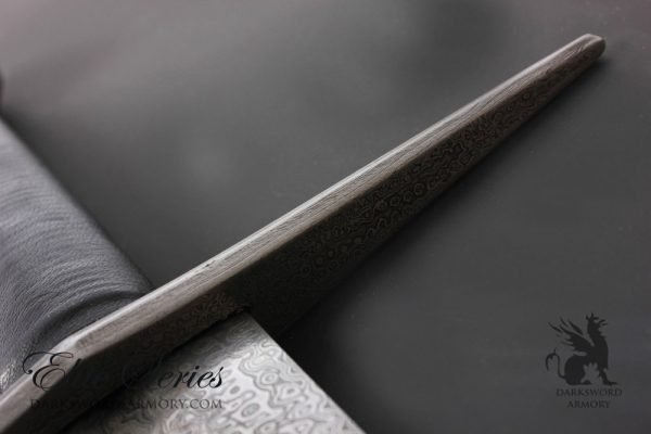 1605_06_org templar-sword-blade-edge