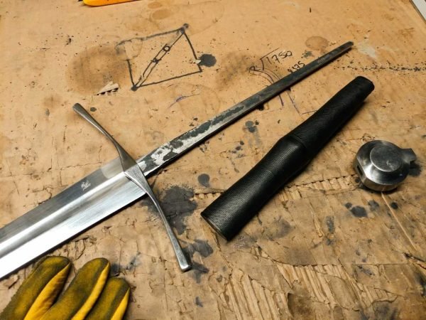 darksword-armory-medieval-knight-bastard-sword-full-tang-bare-blade-1329 darksword-armory-medieval-knight-bastard-sword-full-tang-bare-blade-1329