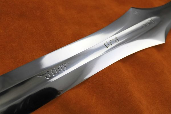 the-vindaaris-sword-fantasy-medieval-weapon-1328-darksword-armory-16 the-vindaaris-sword-fantasy-medieval-weapon-1328-darksword-armory-16