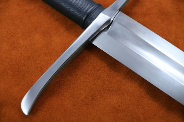 the-sword-of-the-mountain-game-of-thrones-got-darksword-armory-cross-guard the-sword-of-the-mountain-game-of-thrones-got-darksword-armory-cross-guard