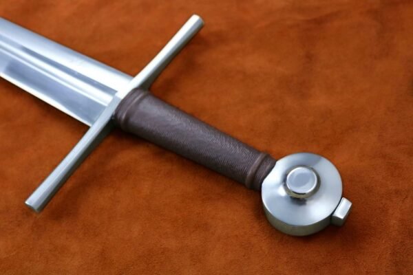 the-duke-medieval-sword-weapon-darksword-armory-8