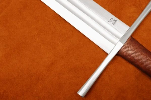 1550-Two-handed-war-sword-longsword 1550-Two-handed-war-sword-longsword