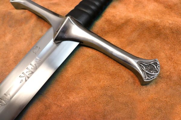1309-the-anduril-sword-lord-of-the-rings-weapon- 1309-the-anduril-sword-lord-of-the-rings-weapon-