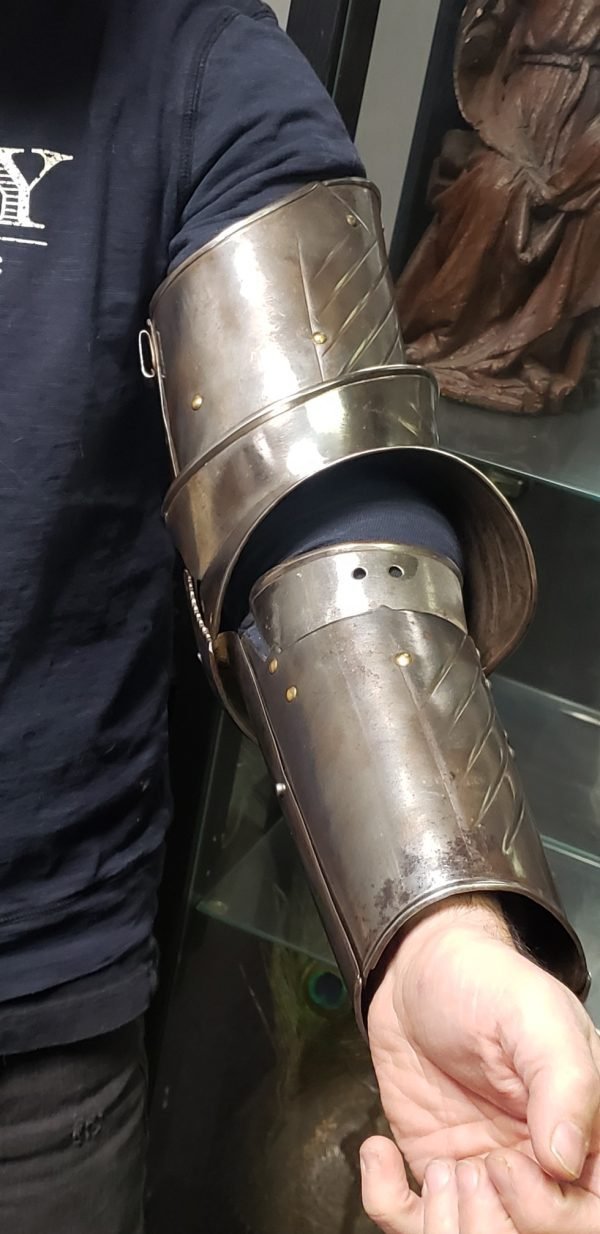 gothic-vambrace-armor-2 gothic-vambrace-armor-2