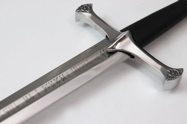 lord-of-the-rings-anduril-short-sword-dagger-4 lord-of-the-rings-anduril-short-sword-dagger-4