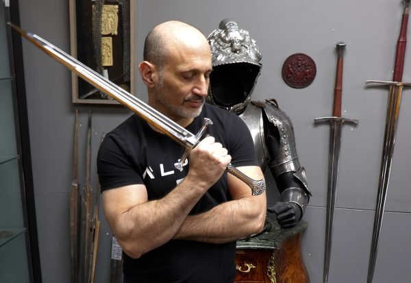 lord-of-the-rings-anduril-short-sword-dagger lord-of-the-rings-anduril-short-sword-dagger