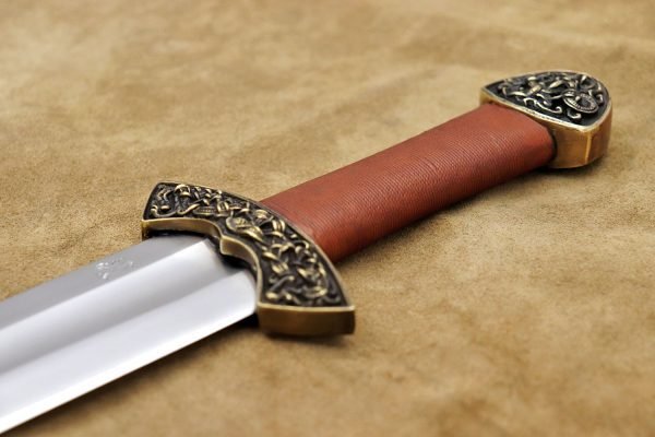 hand-forged-battle-ready-viking-sword-1335-1 hand-forged-battle-ready-viking-sword-1335-1