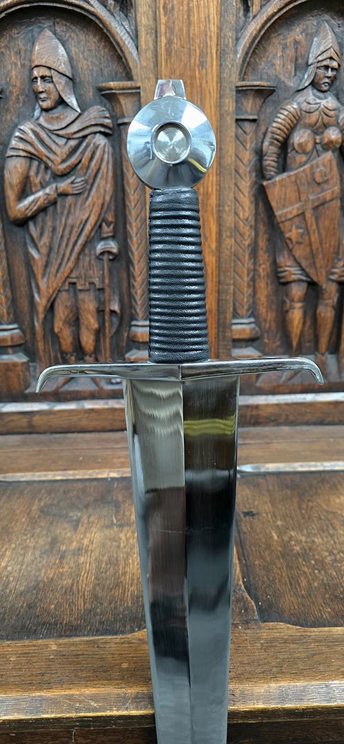 Alternative view of (Sale Sword  ) 14th C. War Sword (#98900)